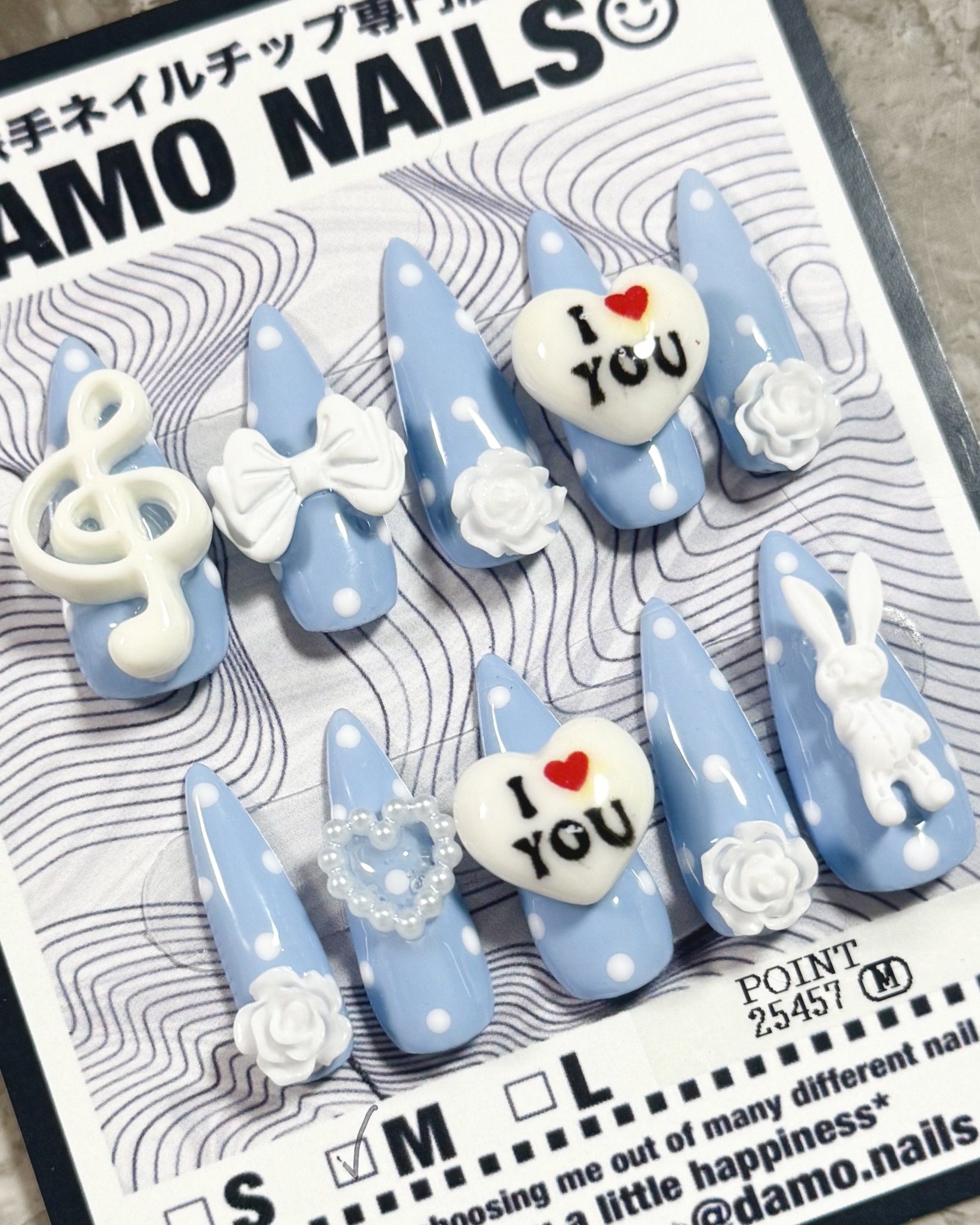 水色ドットネイル