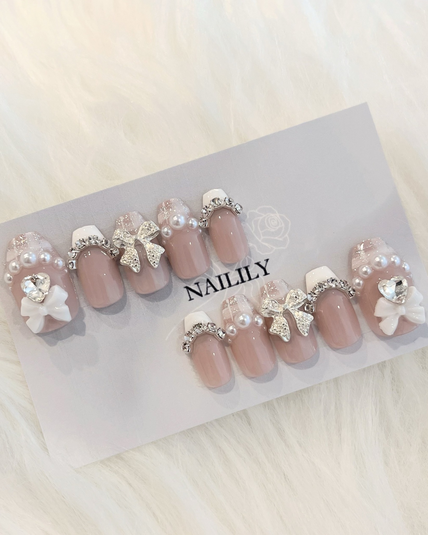 スイートリボン＆ハートチェックネイル