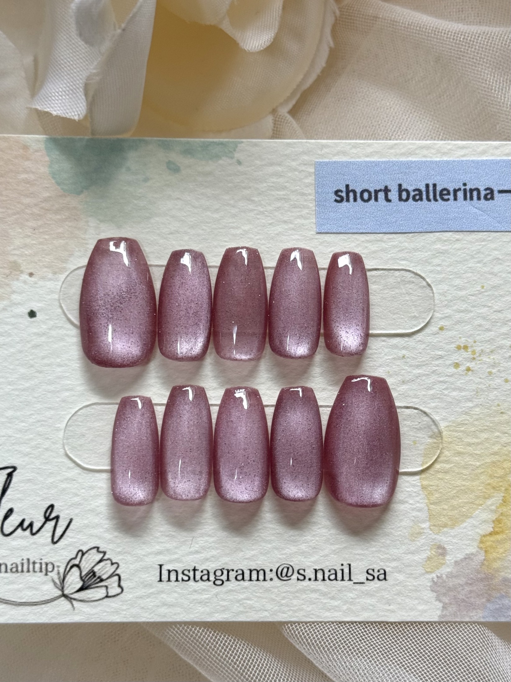 くすみピンク×マグの上品ネイル