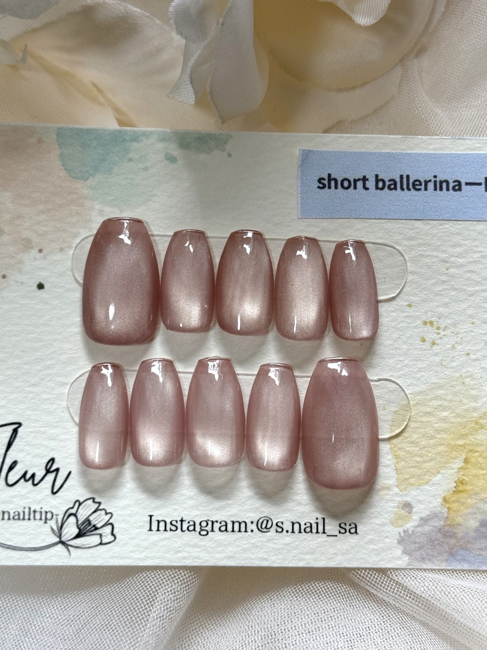 ピンク×ゴールドの艶めき＊上品マグネットネイル