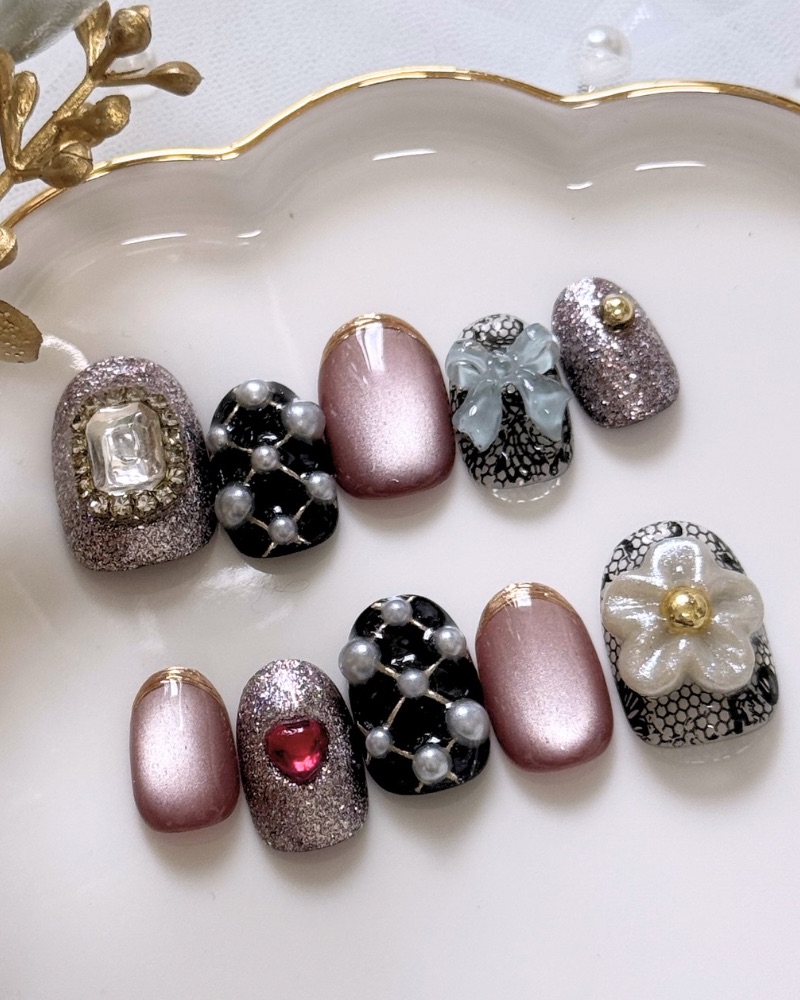 レースとパールの宝石箱ネイル/ブラック