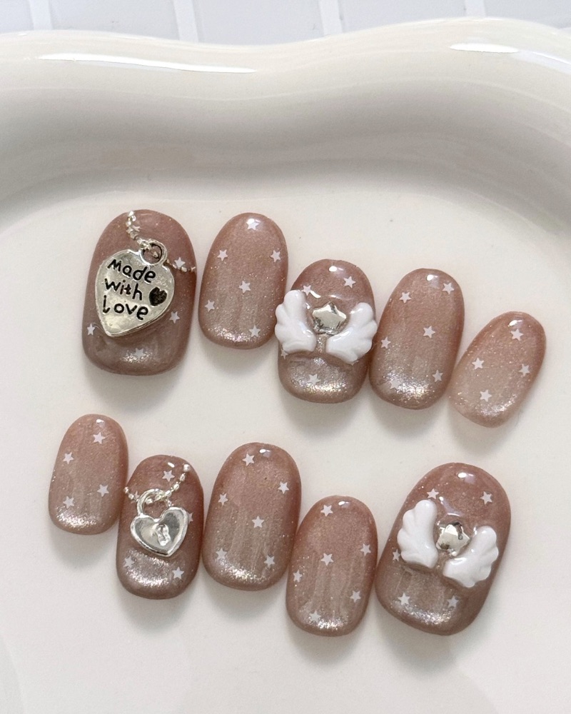 ミルクモカのウィッシュコアネイル