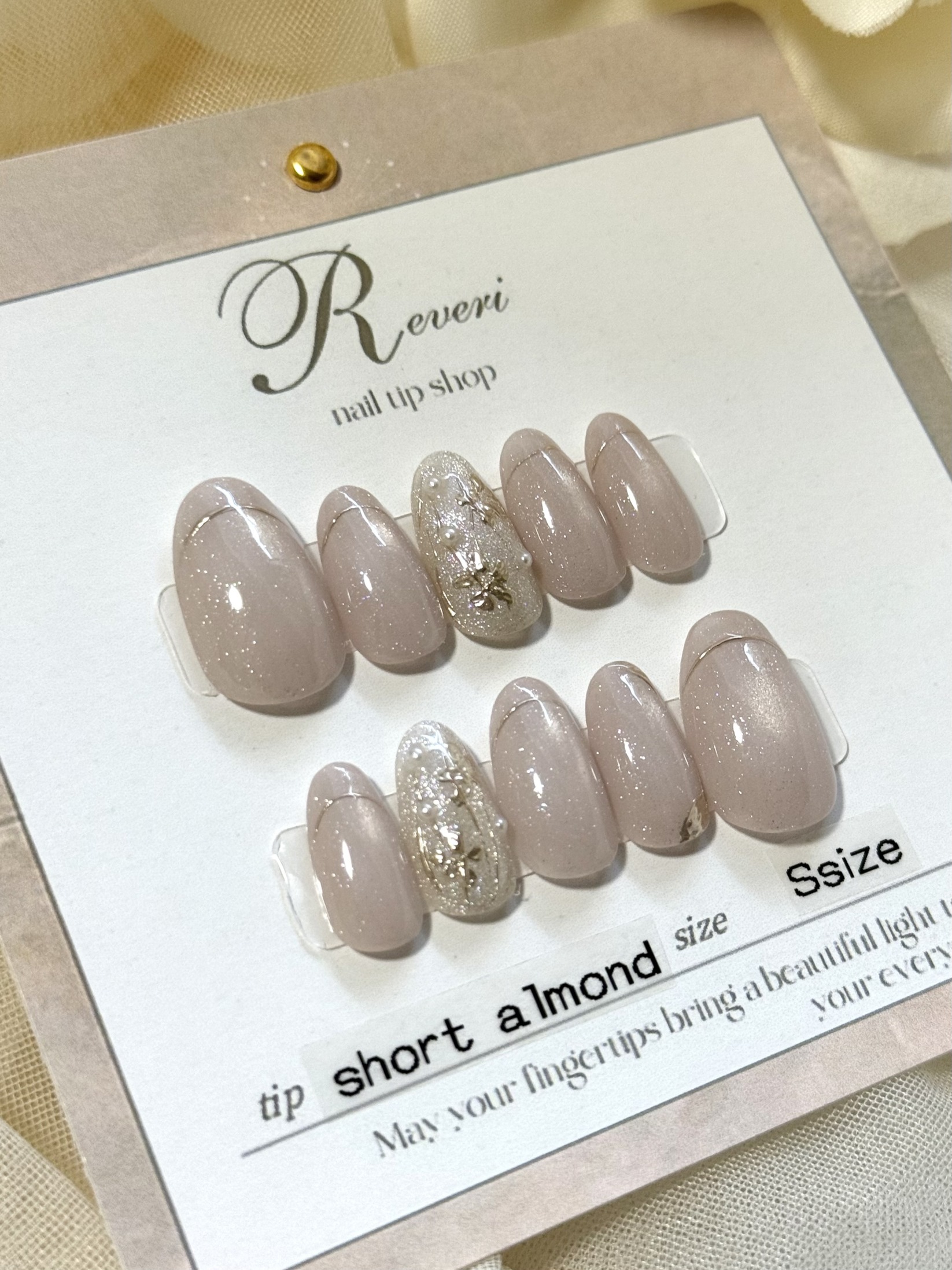 ブライダルやお呼ばれにピッタリ華やか上品なネイルチップ