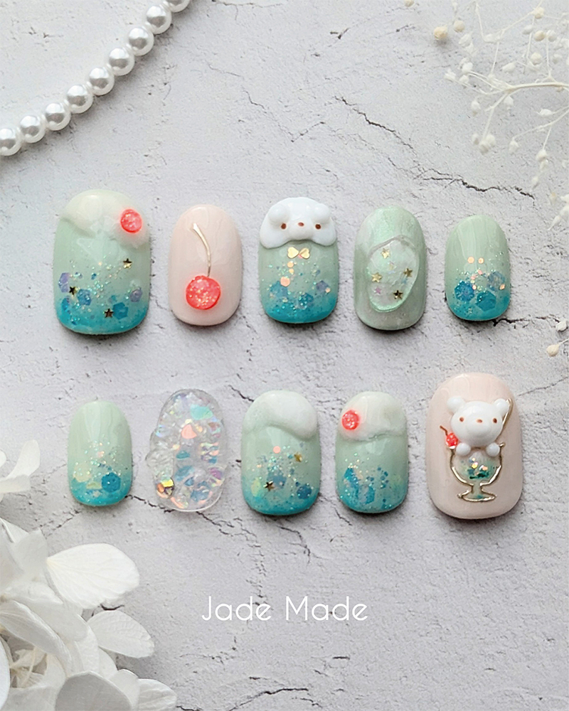 涼やかしろくまクリームソーダのネイルチップ