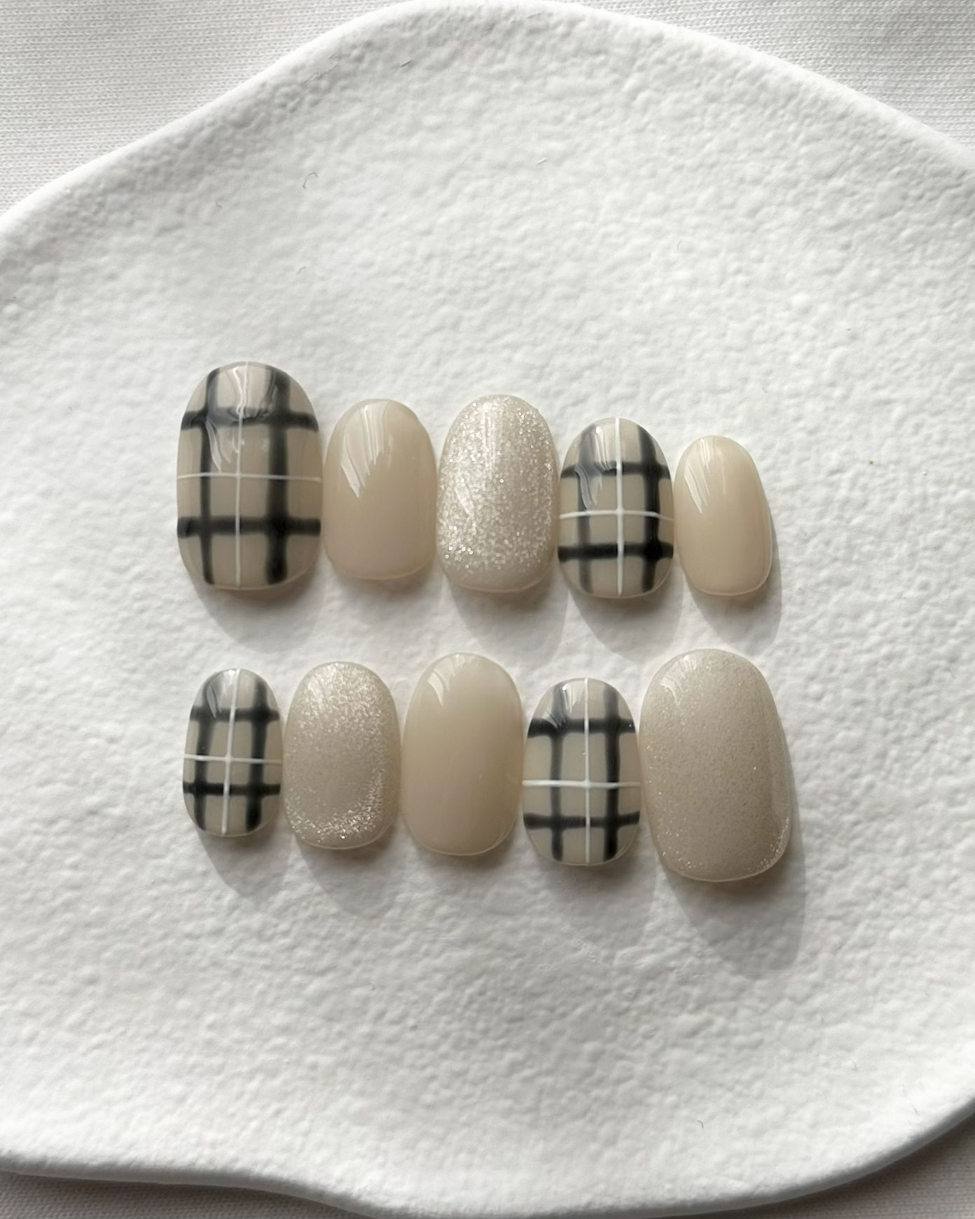 シンプルチェックネイル