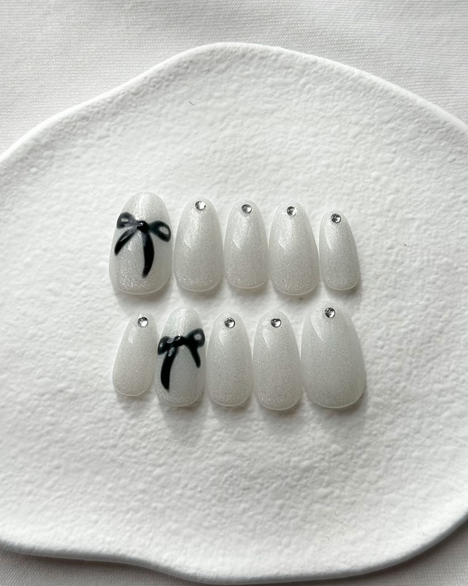 ぷっくりリボンネイル