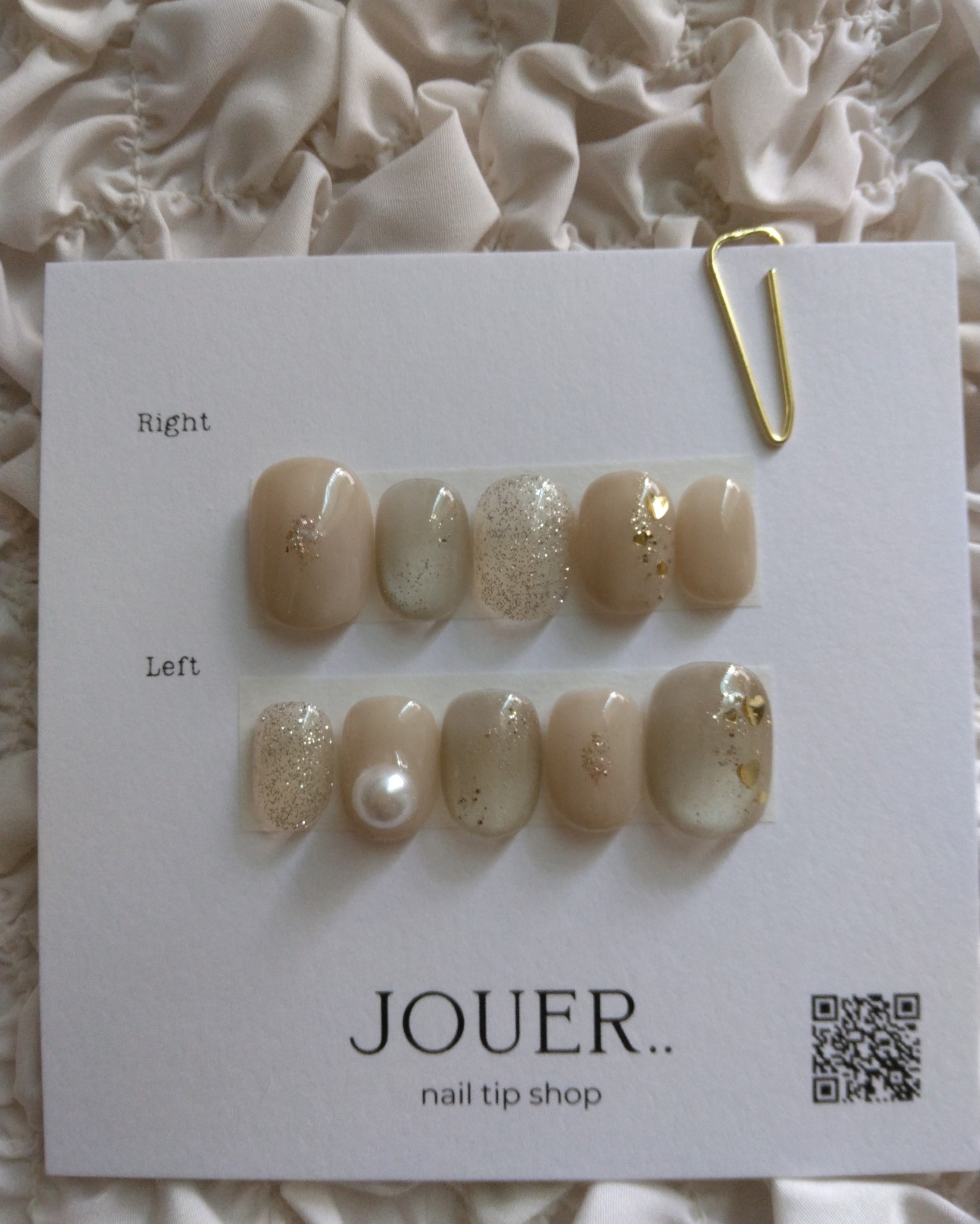 ベージュ×ハートのシンプルネイル