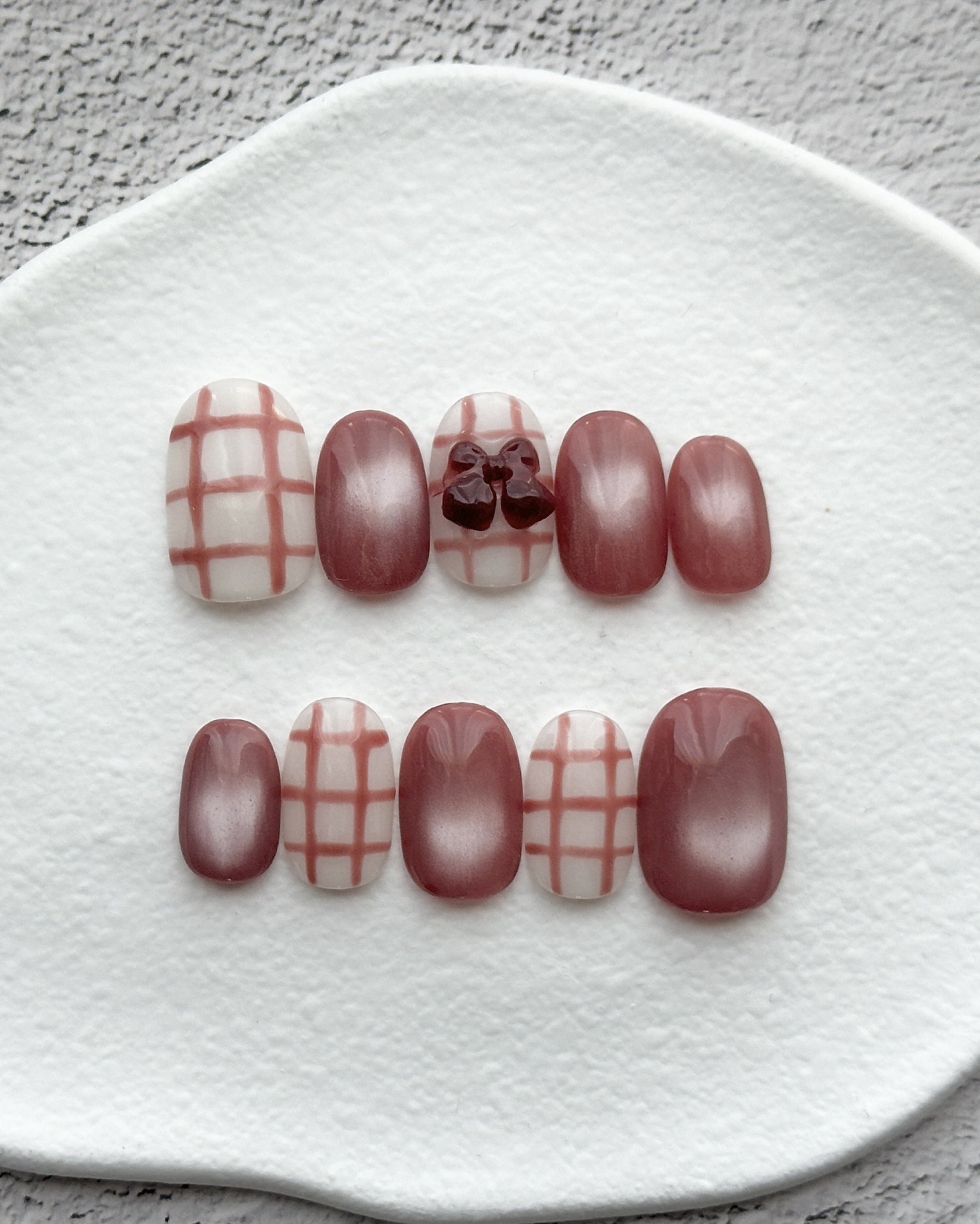 チェック柄×リボンネイル｜ガーリー 大人可愛い ニュアンスネイル