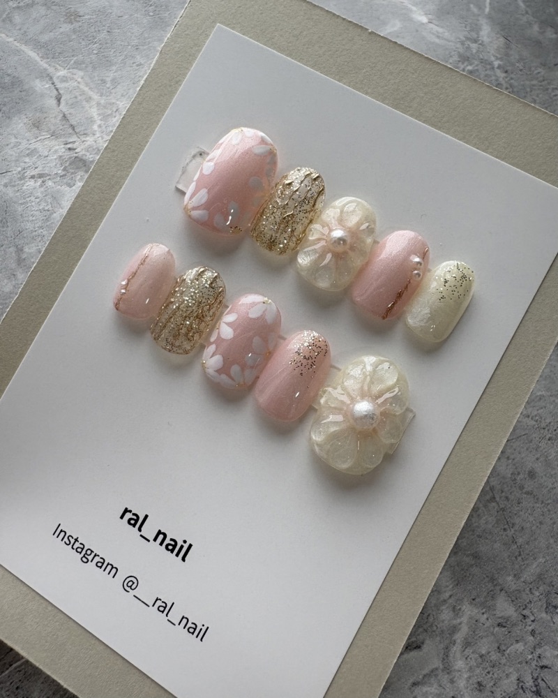 フラワーネイル　ピンク×ミラー