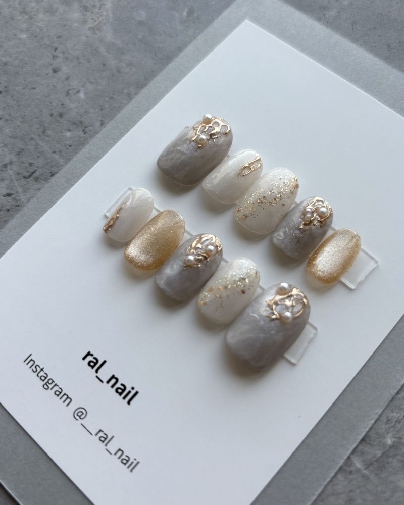 ニュアンスネイル　グレーネイル