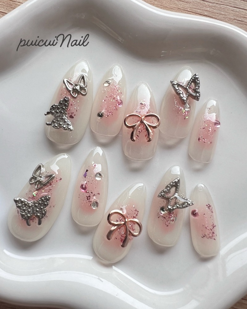 ピンクチークバタフライ