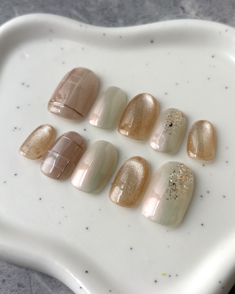 チェックネイル　シアーホワイト