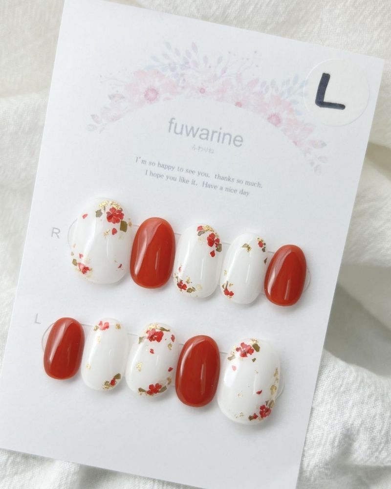 ほんのり押し花ネイル　ホワイト×レッド