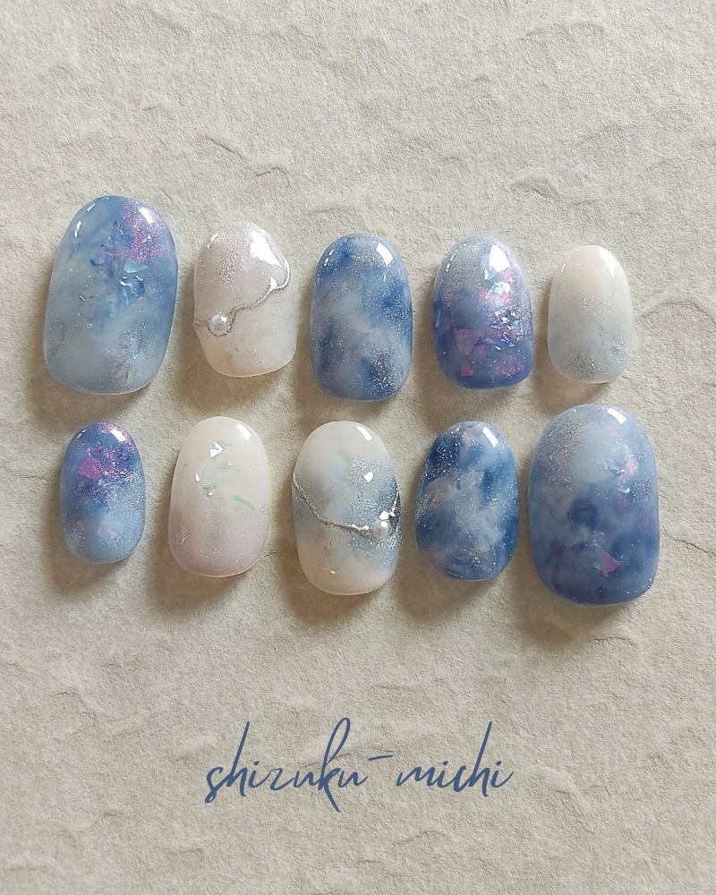 儚げブルーのキラキラニュアンス