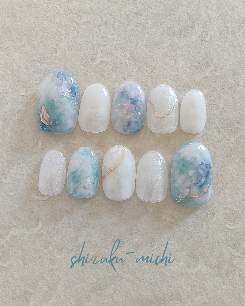 儚い氷のブルーニュアンス